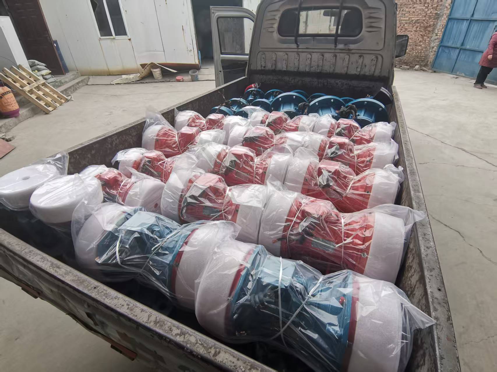 新鄉(xiāng)市三江振動(dòng)機(jī)械有限公司提供各種型號振動(dòng)電機(jī)